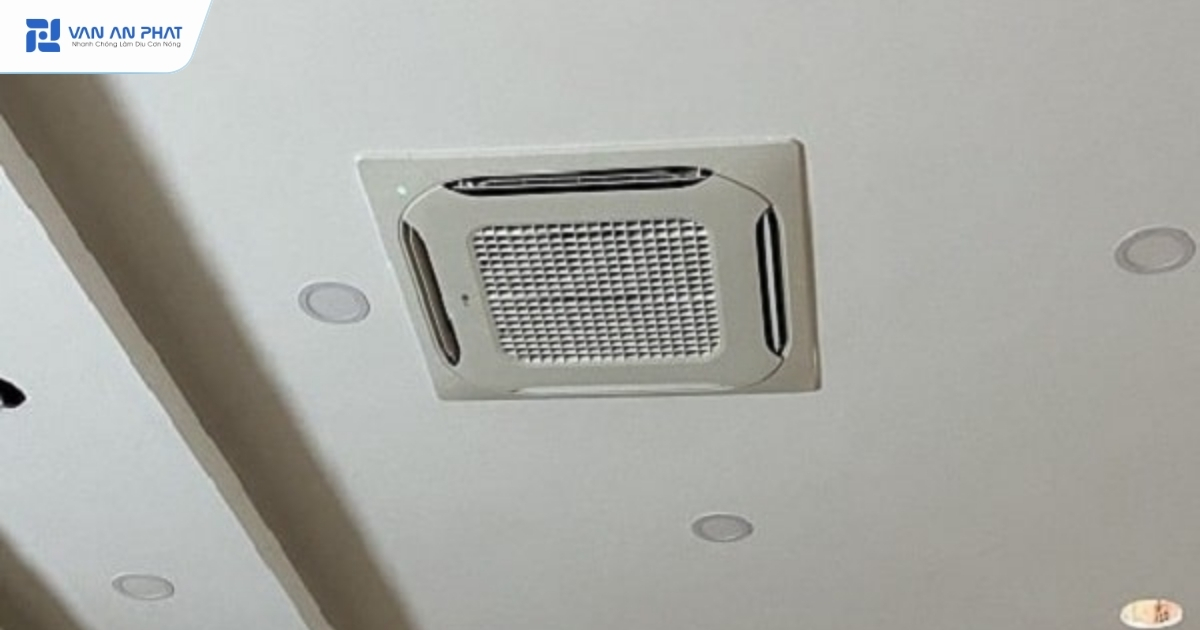 máy lạnh âm trần LG