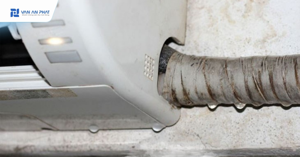 Máy lạnh bị chảy nước là bị gì